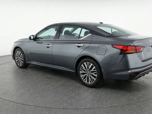 Used 2025 Nissan Altima 2.5 SV image 6
