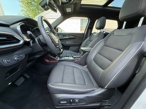 Used 2023 Chevrolet TrailBlazer RS w/ Sun and Liftgate Package AWD/4WD image 17