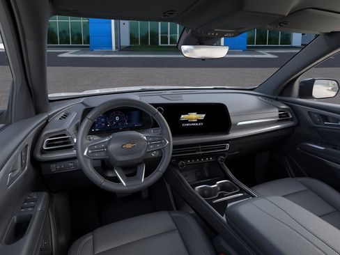 New 2026 Chevrolet Traverse LT w/ Driver Confidence Package FWD image 28