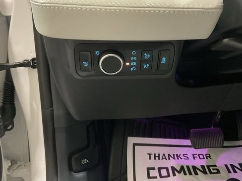 Used 2025 Ford Mustang Mach-E Premium image 8