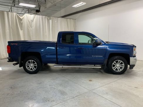 Used 2017 Chevrolet Silverado 1500 LT w/ All Star Edition AWD/4WD image 11