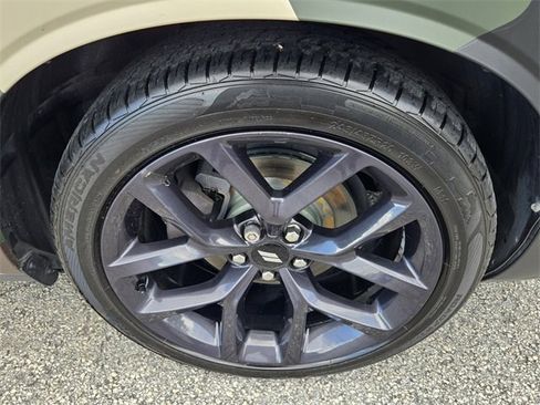 Used 2019 Dodge Challenger SXT w/ Blacktop Package image 17