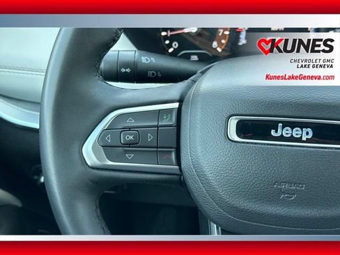 Used 2025 Jeep Compass Limited AWD/4WD image 39