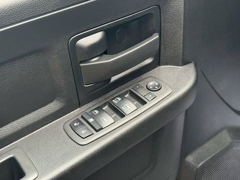 Used 2022 RAM 3500 Tradesman w/ Chrome Appearance Group AWD/4WD image 17