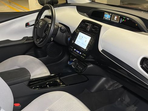 Used 2022 Toyota Prius Prime LE FWD image 8