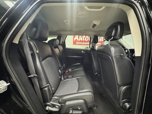 Used 2015 Dodge Journey Crossroad w/ Flexible Seating Group image 11