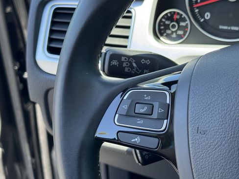 Used 2015 Volkswagen Touareg VR6 AWD/4WD image 19