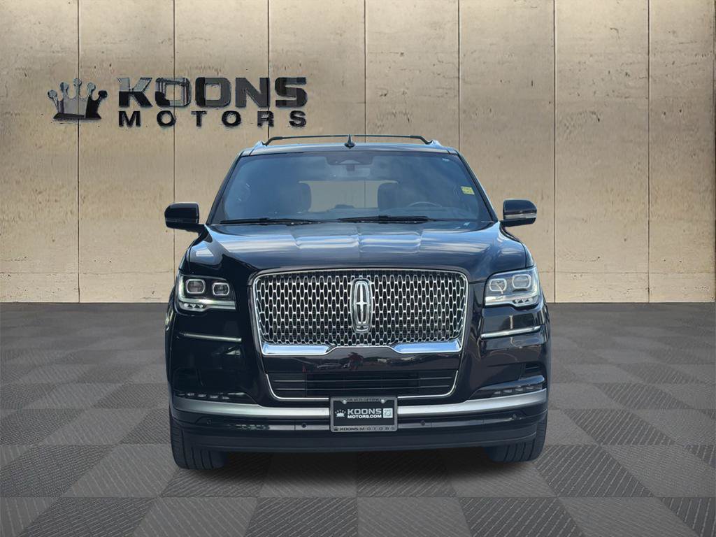 Used 2022 Lincoln Navigator Reserve AWD/4WD image 3