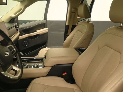 Certified 2024 Ford Expedition Limited AWD/4WD image 16