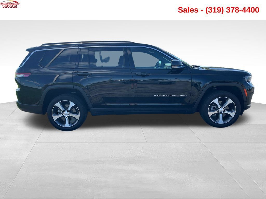 Used 2024 Jeep Grand Cherokee L Limited AWD/4WD image 6