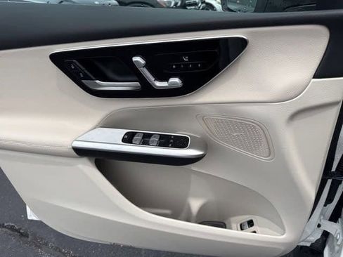 New 2025 Mercedes-Benz GLC 350e 4MATIC image 21