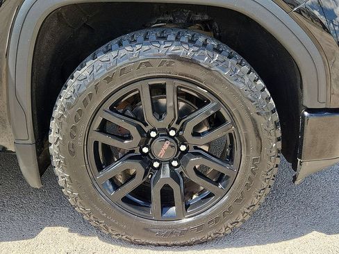 Used 2020 GMC Sierra 1500 Elevation w/ Elevation Value Package AWD/4WD image 8