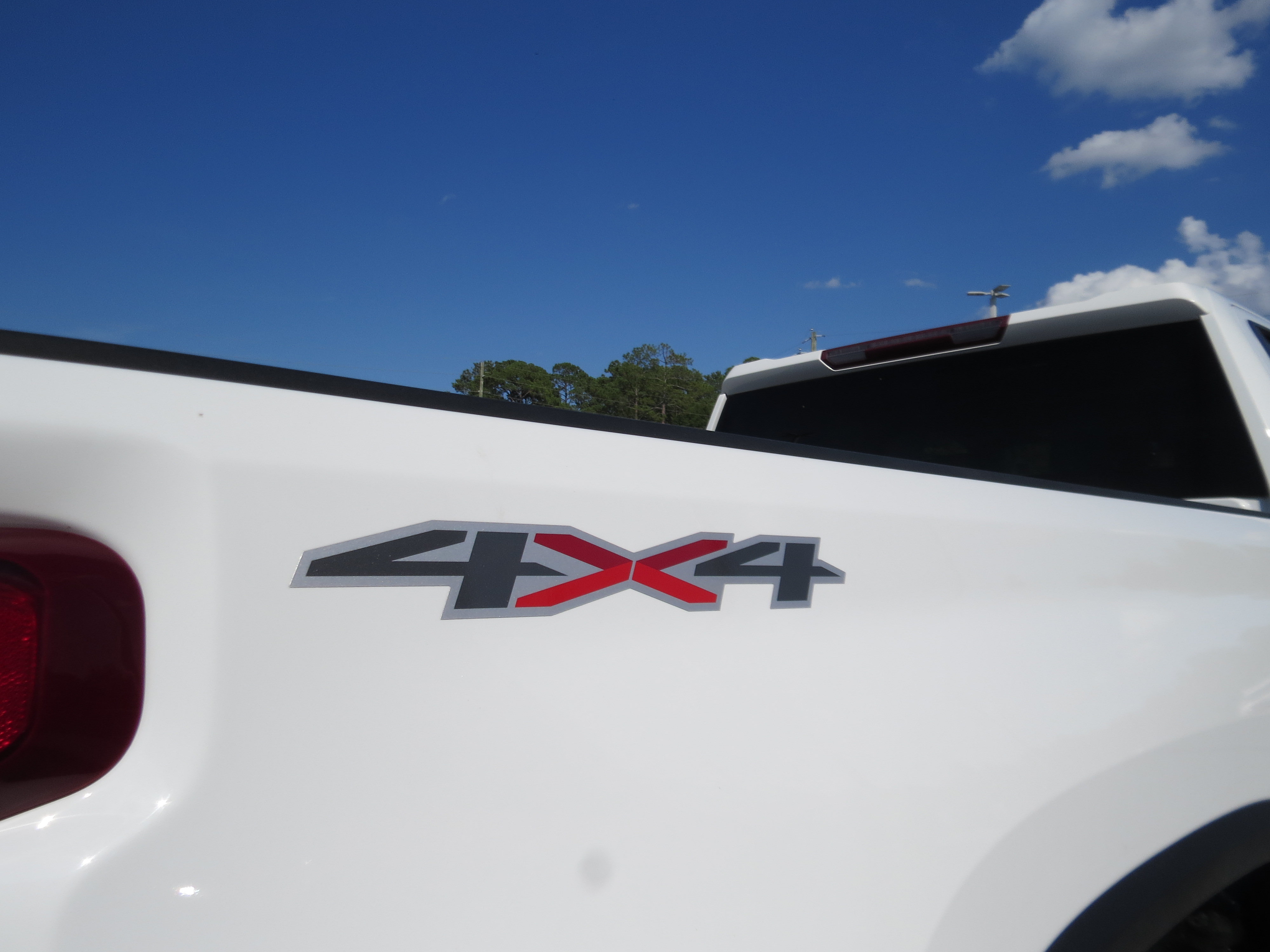 Used 2022 Chevrolet Silverado 2500 Custom w/ Custom Value Package AWD/4WD image 12