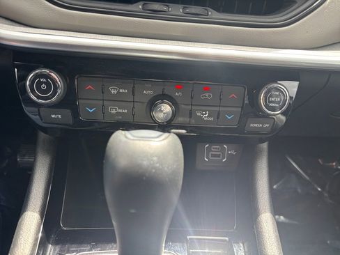 Used 2025 Jeep Compass Limited AWD/4WD image 34