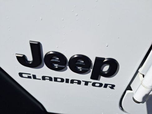 Used 2020 Jeep Gladiator Sport w/ Quick Order Package 24S image 14