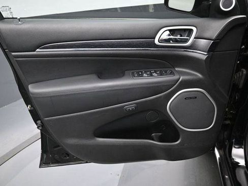 Used 2018 Jeep Grand Cherokee Summit AWD/4WD image 11