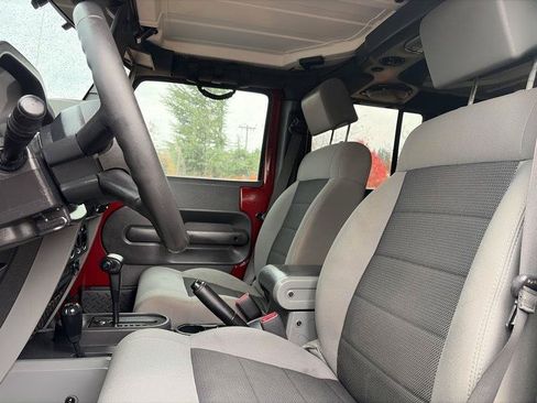 Used 2010 Jeep Wrangler Unlimited Sport AWD/4WD image 11