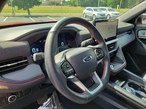 Certified 2025 Ford Explorer ST-Line w/ Premium Package AWD/4WD image 10