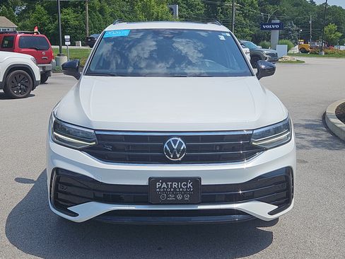 Certified 2024 Volkswagen Tiguan SE R-Line AWD/4WD image 26