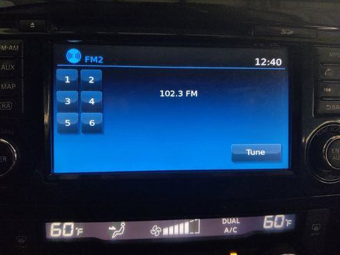 Used 2017 Nissan Rogue SL w/ SL Premium Package FWD image 25