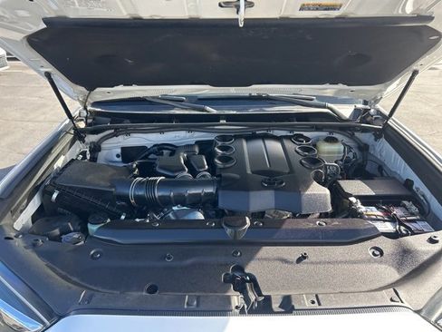 Used 2017 Toyota 4Runner TRD Off-Road image 14