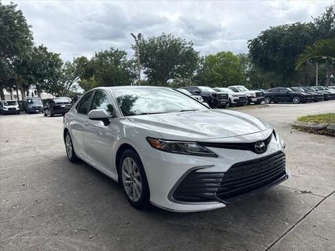 Used 2023 Toyota Camry LE FWD image 4