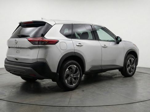 Used 2025 Nissan Rogue SV AWD/4WD image 9