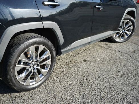 Used 2020 Toyota RAV4 Limited FWD image 7