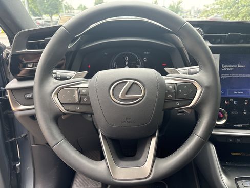 Used 2023 Lexus RZ 450e Premium AWD/4WD image 18