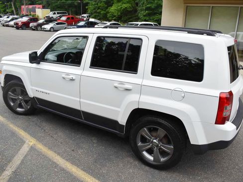 Used 2014 Jeep Patriot High Altitude FWD image 7