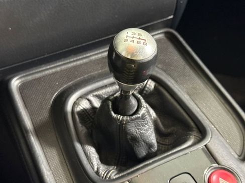 Used 2005 Honda S2000 Base image 21