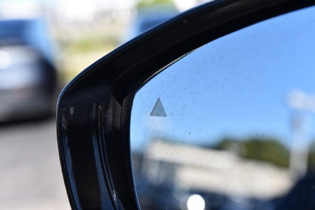 Used 2024 Chrysler Pacifica Touring-L FWD image 11