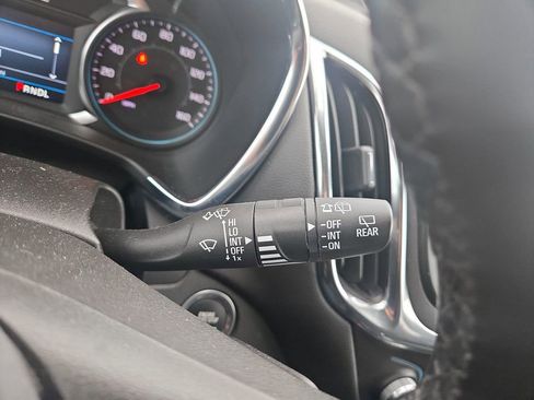 Used 2024 Chevrolet Equinox LT image 17