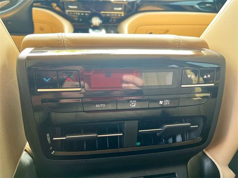 Used 2024 Acura MDX SH-AWD w/ Technology Package image 25