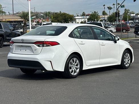 Used 2024 Toyota Corolla LE image 5