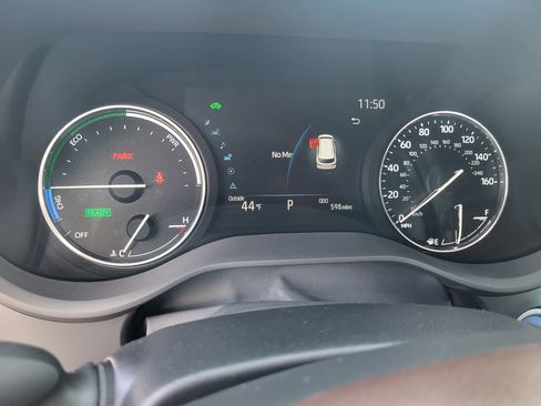 Certified 2024 Toyota Sienna Platinum image 21