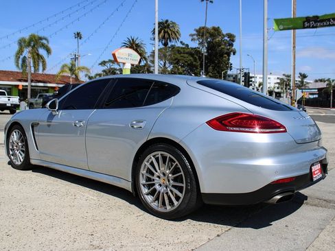 Used 2016 Porsche Panamera image 3