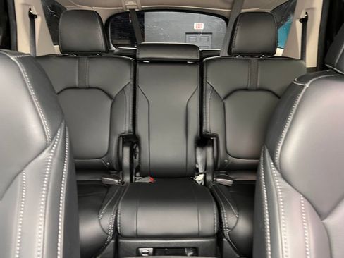 Used 2025 Honda Pilot EX-L image 28