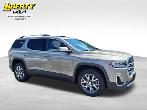 Used 2022 GMC Acadia SLT w/ Technology Package image 1