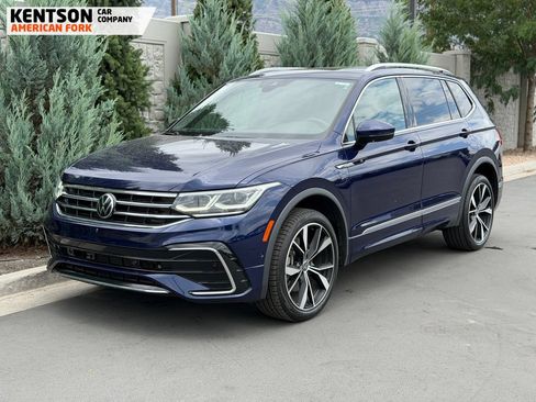 Used 2022 Volkswagen Tiguan SEL R-Line AWD/4WD image 2