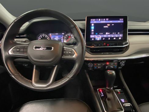 Used 2022 Jeep Compass Limited w/ Sun and Sound Group AWD/4WD image 11