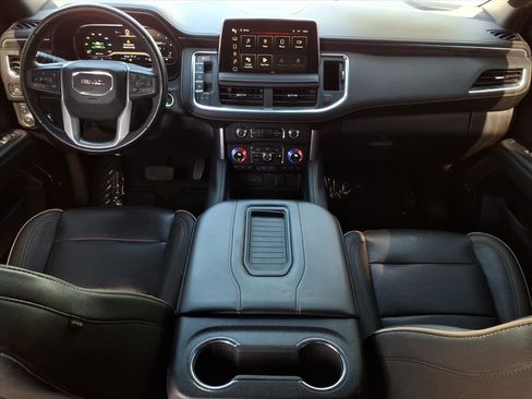 Used 2022 GMC Yukon XL SLT w/ SLT Premium Package image 18