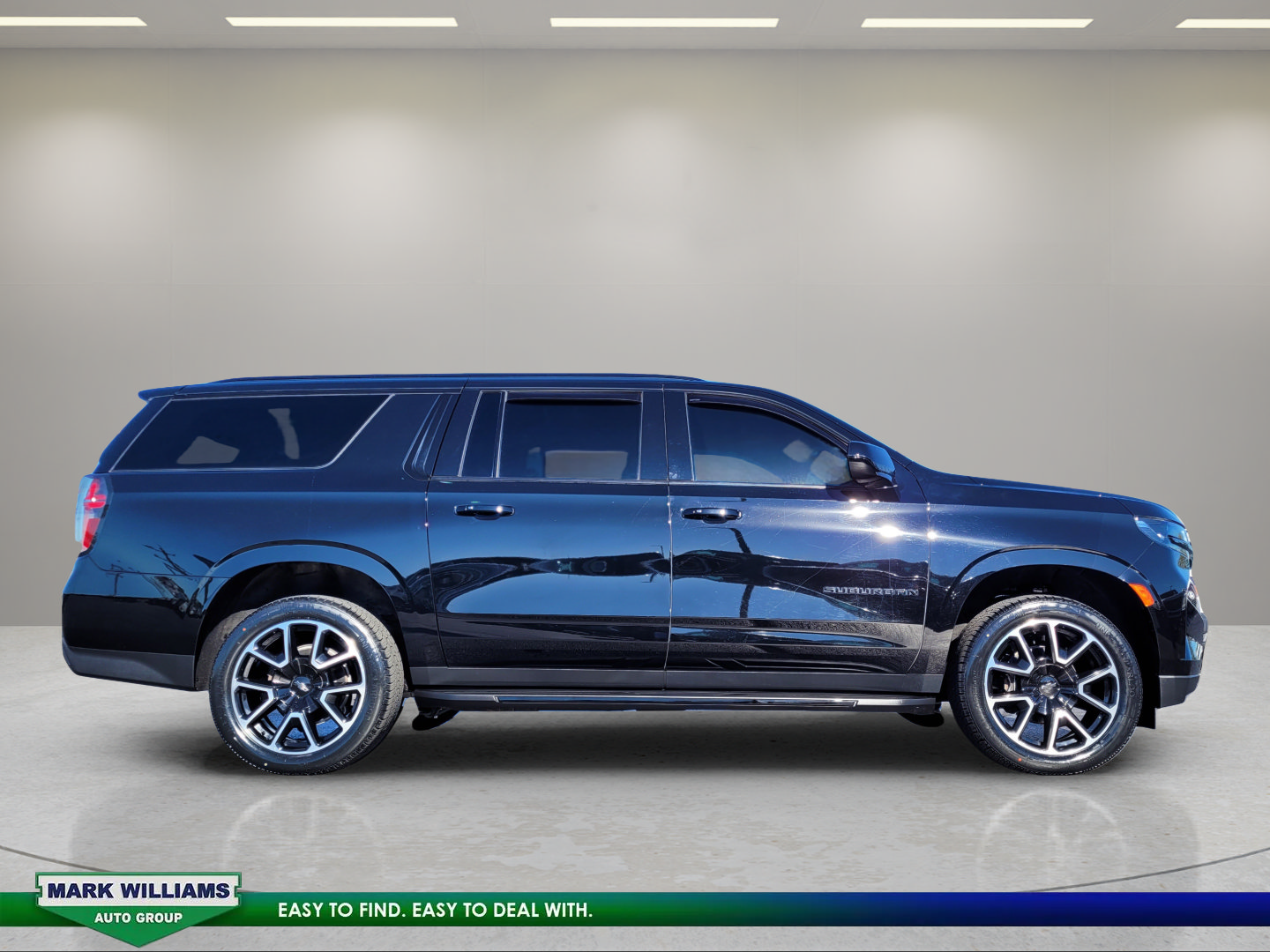 Used 2023 Chevrolet Suburban RST w/ Max Trailering Package AWD/4WD image 2