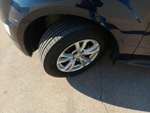 Used 2017 Chevrolet Equinox LT w/ Convenience Package image 31