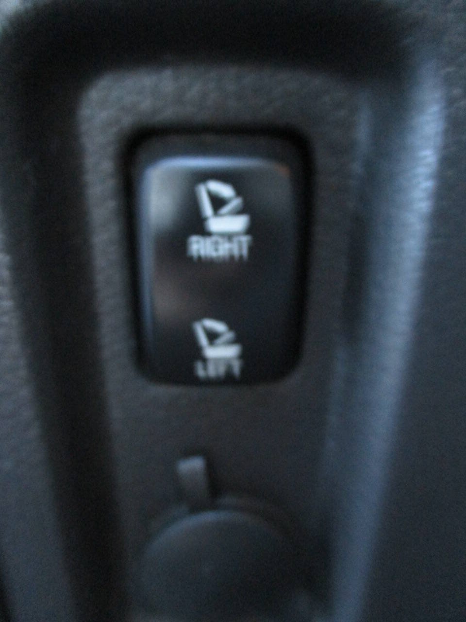 Used 2013 Ford Edge SEL FWD image 19