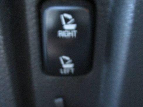 Used 2013 Ford Edge SEL FWD image 19