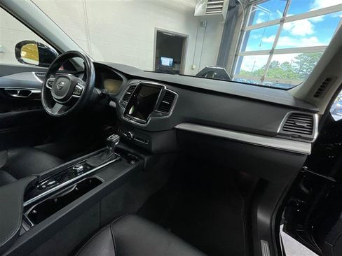 Used 2022 Volvo XC90 T5 Momentum AWD/4WD image 34