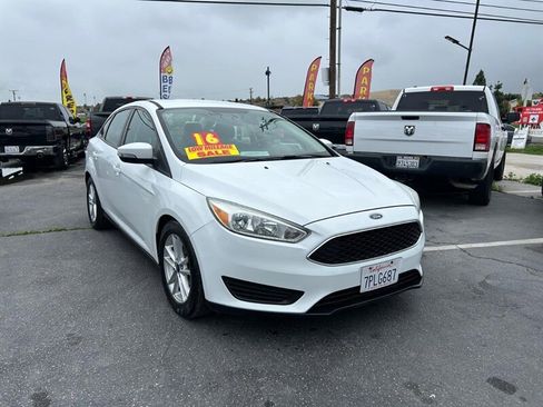 Used 2016 Ford Focus SE image 10