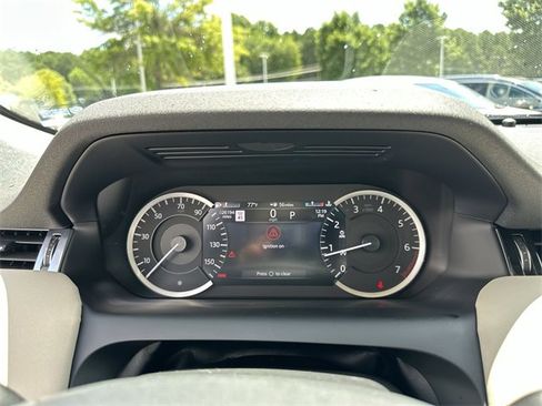 Used 2023 Land Rover Discovery Sport SE image 15