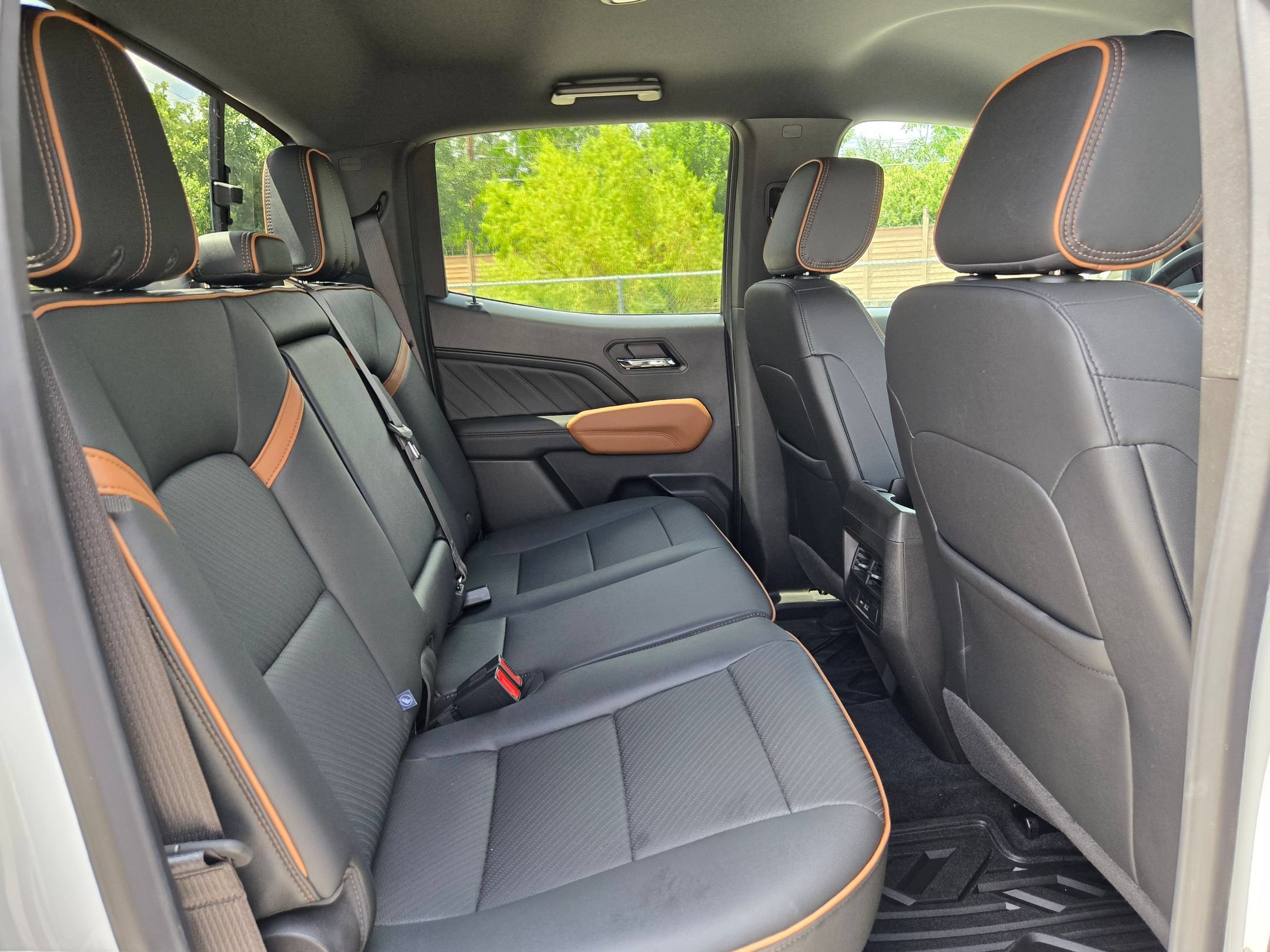 Used 2026 GMC Canyon AT4 w/ AT4 Premium Package AWD/4WD image 25